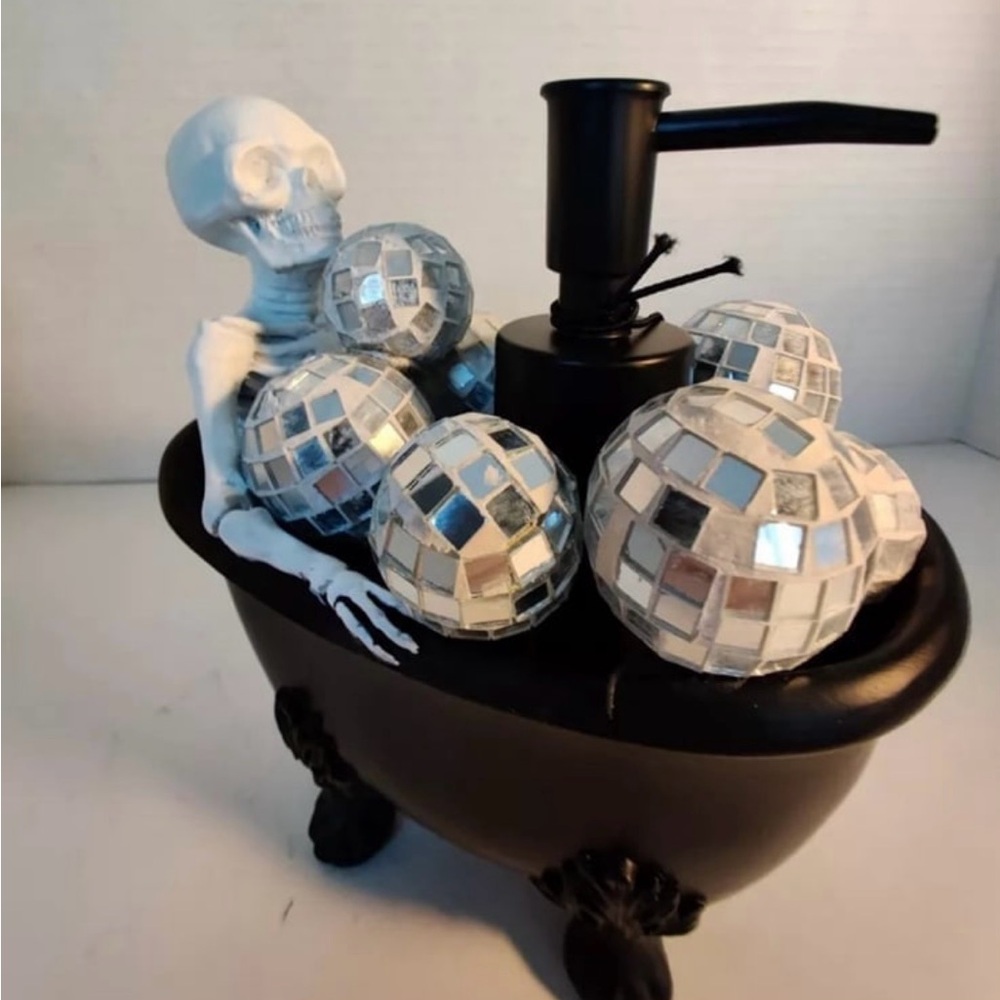 Kassatex Halloween Disco Ball Skeleton Skull Bathtub Soap Lotion Dispenser NEW